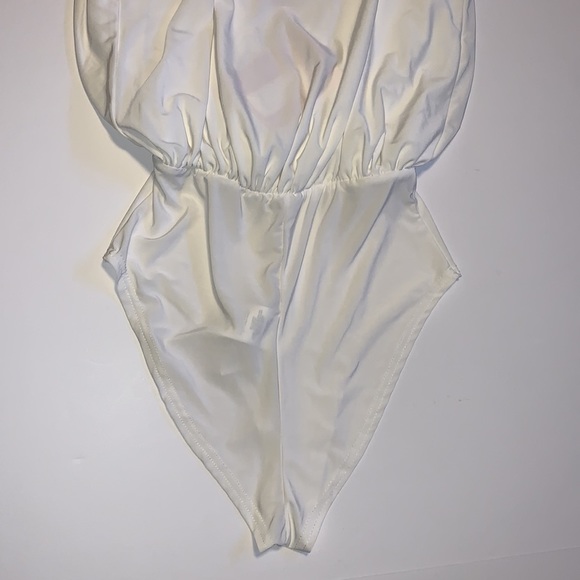 Boohoo Draped Crossover High Waisted Cream Bodysuit - Women’s Size 2 - Picture 5 of 6